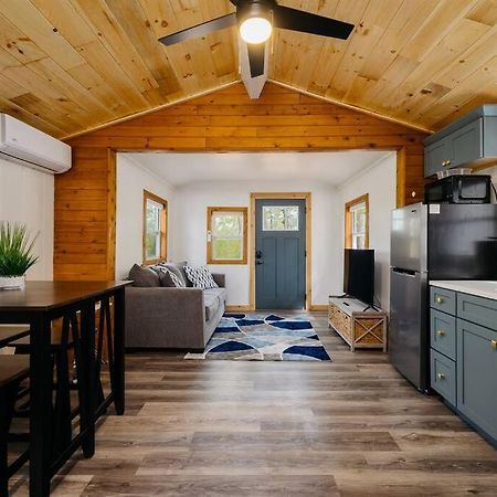 Cozy Cottage On Arbutus Lake Traverse City Exteriér fotografie