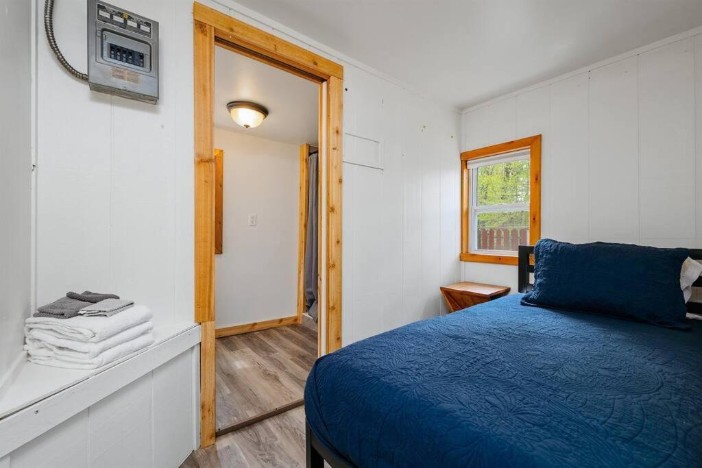 Cozy Cottage On Arbutus Lake Traverse City Exteriér fotografie